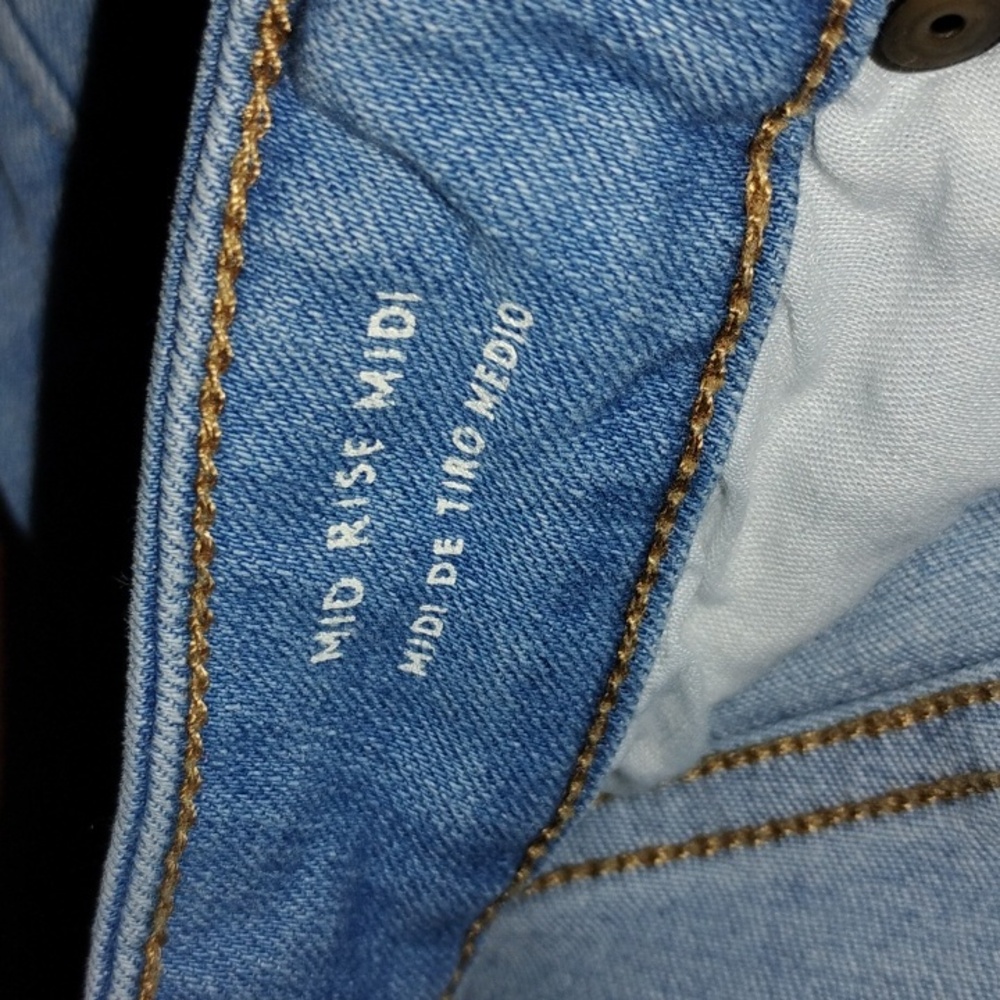 Universal Thread - Picture 2 of 4